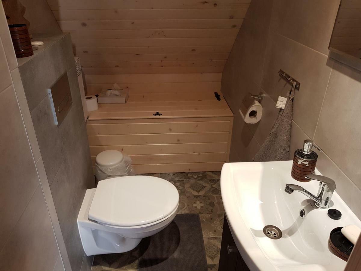 Domki Pod Kuznia Falsztyn Exterior foto